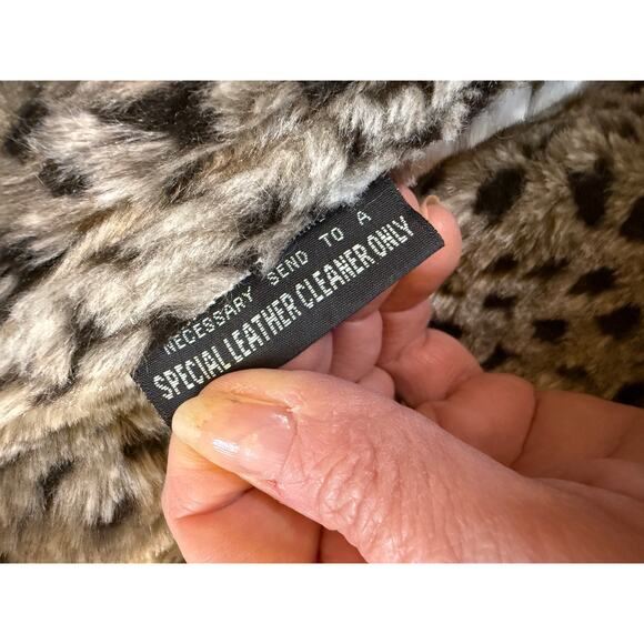 Wilson’s Leather Suede Jacket W/Faux Fur Collar, Sleeve Cuffs & Interior Size XL - Picture 9 of 11